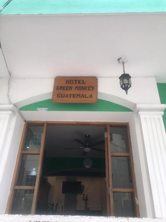 Green Monkey Hostel フローレス エクステリア 写真